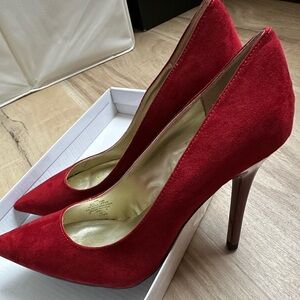 NWOB Wine Red Stiletto Heels Size 7